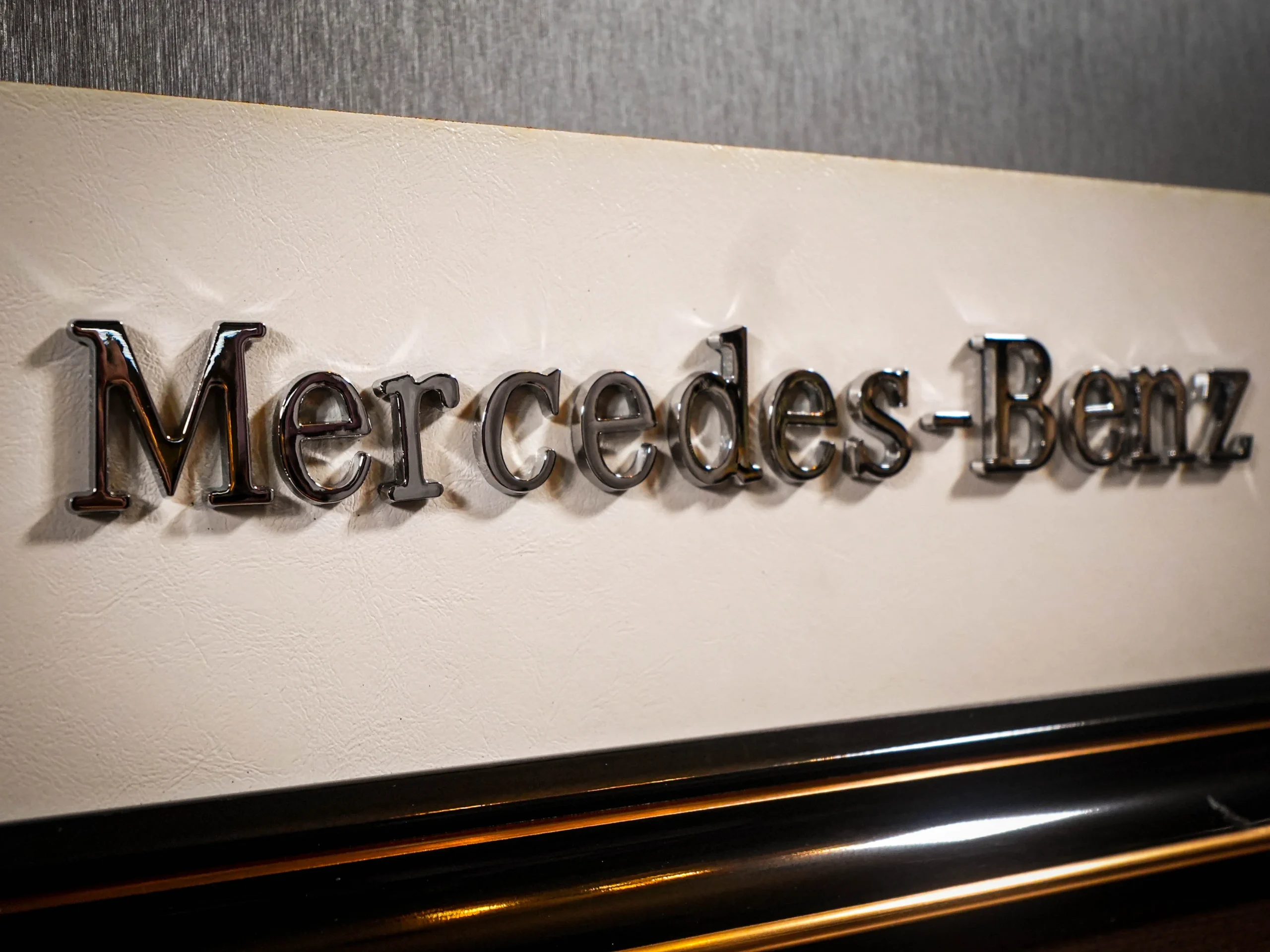 MERCEDES-BENZ "DUNKEL STERN" - Image 8